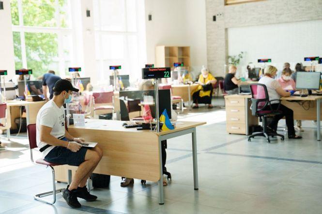 Новини Вінниці - фото з Антикризова підтримка у Вінниці: дають гроші на медицину, бізнес та виплати пенсіонерам Антикризова підтримка у Вінниці: дають гроші на медицину, бізнес та виплати пенсіонерам, фото №2 на сайті 20minut.ua