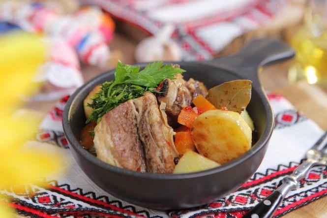 Новини Вінниці - фото з До Дня Конституції України в програмі «Готуємо разом» - популярні страви української кухні (Прес-служба Інтер) До Дня Конституції України в програмі «Готуємо разом» - популярні страви української кухні (Прес-служба Інтер), фото №3 на сайті 20minut.ua