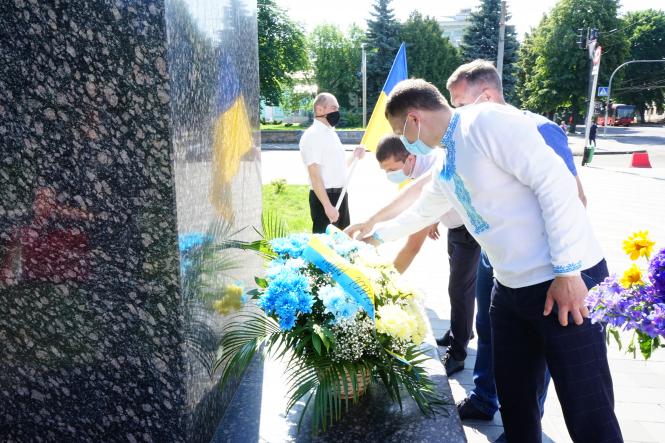 Новини Житомира - фото з У Житомирі відзначили День Конституції. ФОТО У Житомирі відзначили День Конституції. ФОТО, фото №3 на сайті 20minut.ua