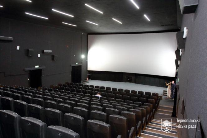 Новини Тернополя - фото з Модернізований кінотеатр "Палац кіно" готовий приймати відвідувачів (ФОТО) Модернізований кінотеатр "Палац кіно" готовий приймати відвідувачів (ФОТО), фото №1 на сайті 20minut.ua
