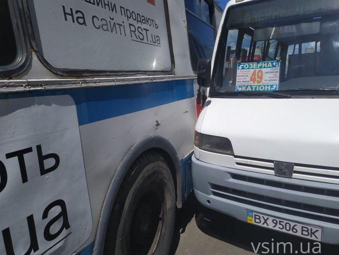 Новини Хмельницького - фото з Кам’янецька потонула у заторах: біля «Юності» сталася потрійна ДТП (ФОТО) Кам’янецька потонула у заторах: біля «Юності» сталася потрійна ДТП (ФОТО), фото №2 на сайті vsim.ua