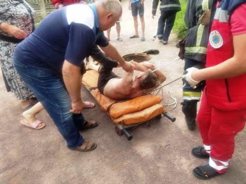 Новини Житомира - фото з В Овручі пенсіонер провалився в каналізаційний колодязь 106414433_2766999816949724_4382386600601643798_o.jpg