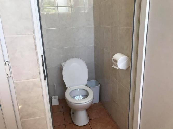 Де в центрі Хмельницького сходити в туалет й не засмердітися: огляд громадських вбиралень, фото №13 на сайті vsim.ua