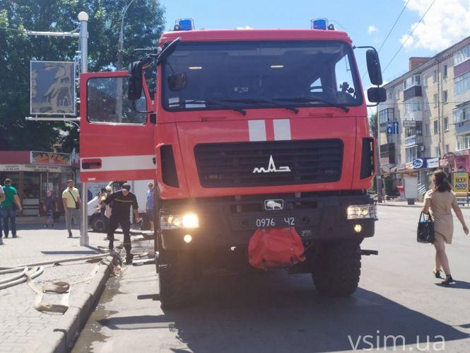 Пожежа в «Либідь Плазі»: багато диму і три авто рятувальників (ФОТО, ВІДЕО), фото №1 на сайті vsim.ua