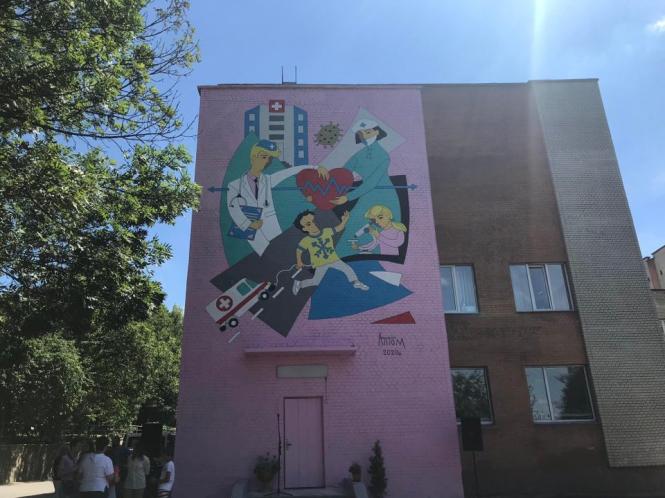 У Хмельницькому з’явився мурал, присвячений медикам, фото №2 на сайті vsim.ua