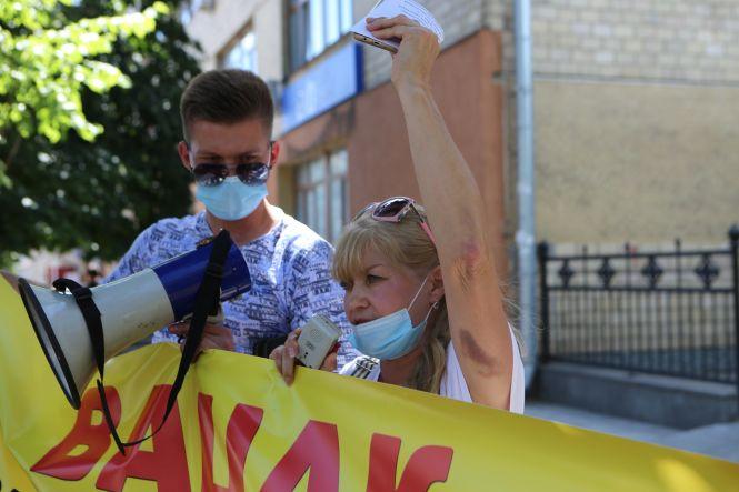 Новини Вінниці - фото з «Іщенко, припиніть свавілля Вацака!» Під стінами управління поліції пікетували проти нардепа «Іщенко, припиніть свавілля Вацака!» Під стінами управління поліції пікетували проти нардепа, фото №2 на сайті 20minut.ua