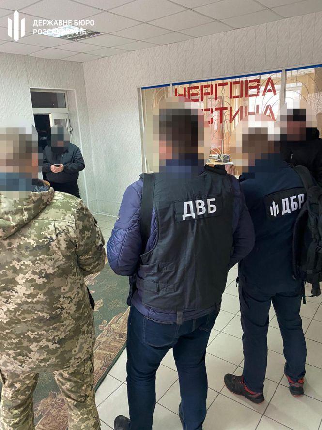 Новини Вінниці - фото з Розтрата на понад 28 тисяч: полковник Нацполіції приторговував талонами на пальне Розтрата на понад 28 тисяч: полковник Нацполіції приторговував талонами на пальне, фото №2 на сайті 20minut.ua