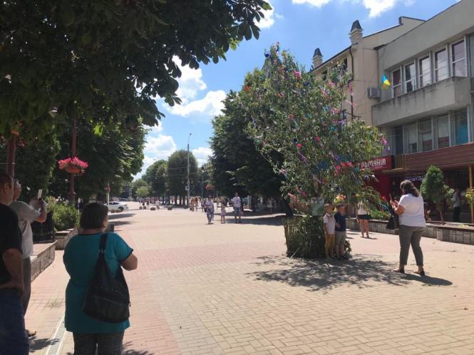 Новини Хмельницького - фото з На Проскурівській встановили фотозони до свята Івана Купала (ФОТО) На Проскурівській встановили фотозони до свята Івана Купала (ФОТО), фото №1 на сайті vsim.ua