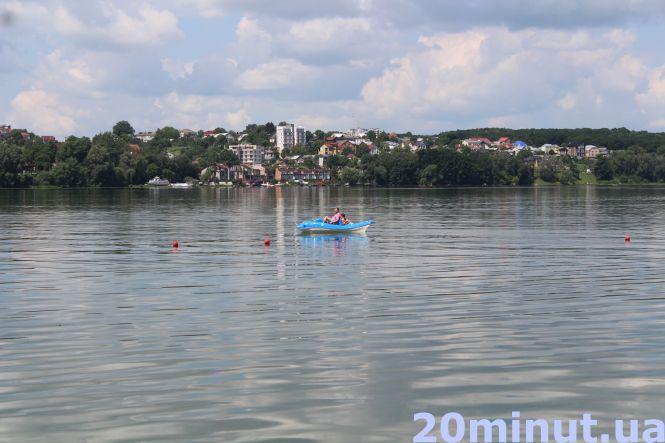 Новини Тернополя - фото з Скільки коштує покататись на катамаранах у Тернополі та чи безпечно це? Скільки коштує покататись на катамаранах у Тернополі та чи безпечно це?, фото №4 на сайті 20minut.ua