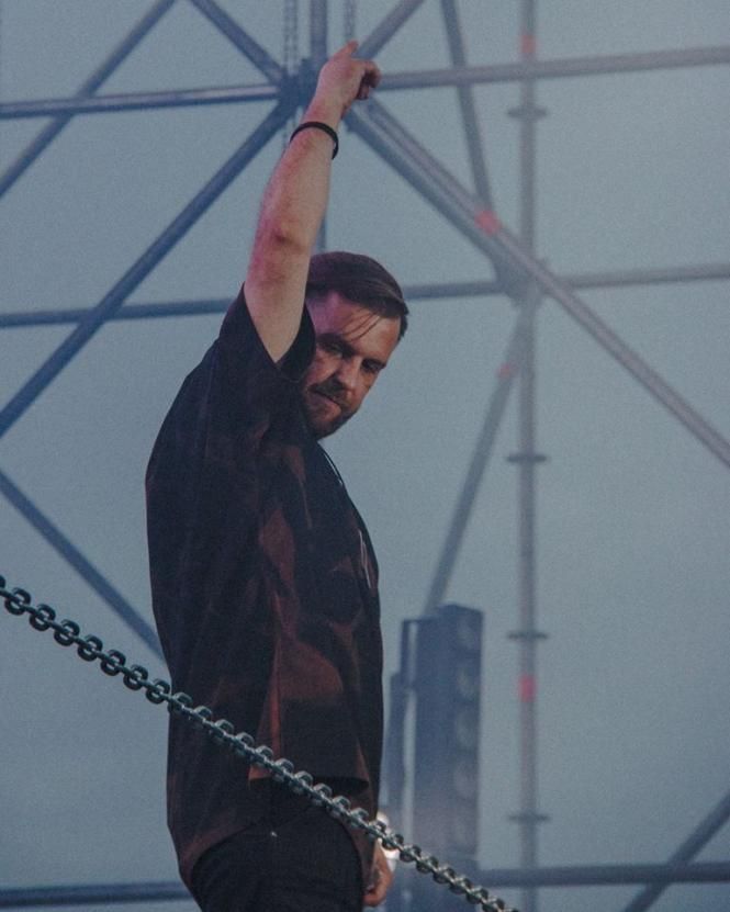 Новини Хмельницького - фото з “Зорі запалали”: як у Хмельницькому пройшов авто концерт “БЕZ ОБМЕЖЕНЬ” На изображении может находиться: 1 человек, небо