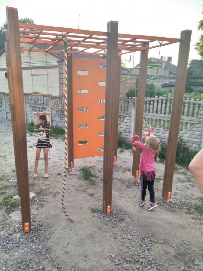 Новини Козятина - фото з У селі Козятин встановили інклюзивний майданчик