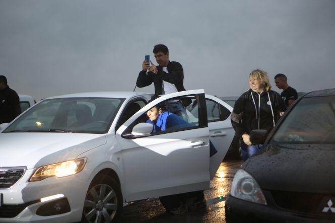 Рок, злива, аеропорт. Репортаж з авто концерту «Без обмежень», фото №2 на сайті 20minut.ua