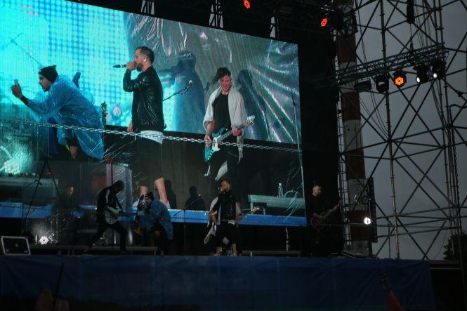 Рок, злива, аеропорт. Репортаж з авто концерту «Без обмежень», фото №3 на сайті 20minut.ua