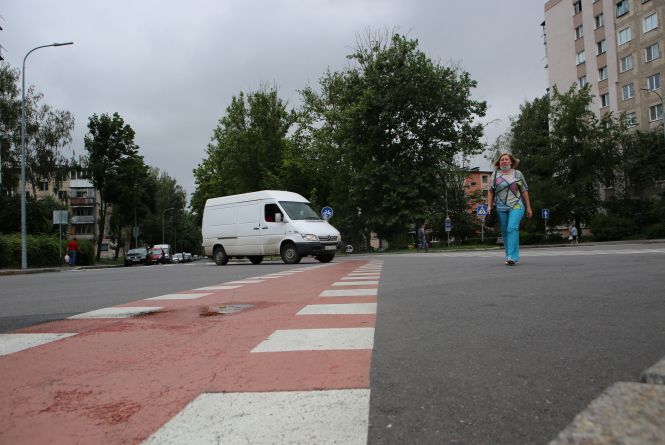Новини Вінниці - фото з Важливе за вчора. Найцікавіші новини 8 липня, які ви могли пропустити Від USB-розеток до собачих вбиралень: зібрали «промахи» вінницької інфраструктури