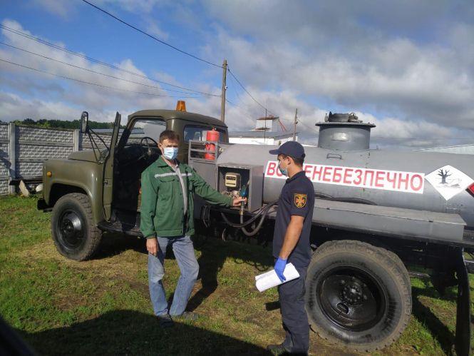 Новини Козятина - фото з Рейдові перевірки пожежної безпеки техніки на полях: про що попереджали рятувальники? Рейдові перевірки пожежної безпеки техніки на полях: про що попереджали рятувальники?, фото №2 на сайті 20minut.ua
