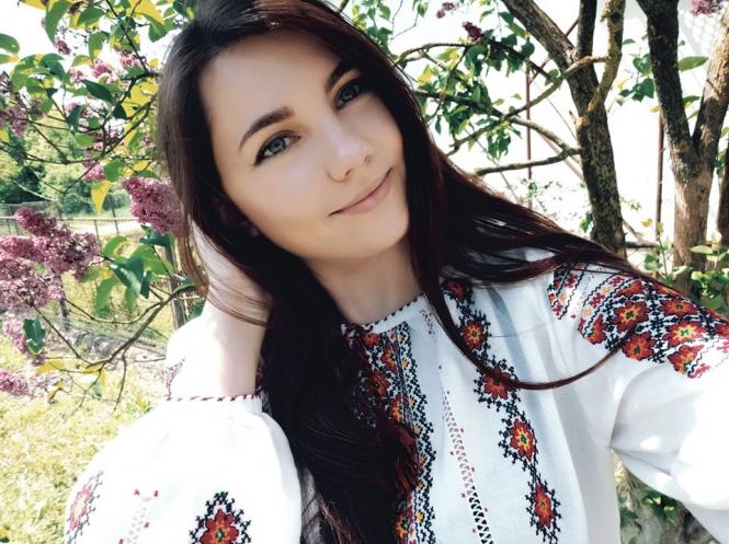 Новини Хмельницького - фото з “Я не хочу дітей”: історія чайлдфрі з Кам’янця-Подільського На изображении может находиться: 1 человек, часть тела крупным планом