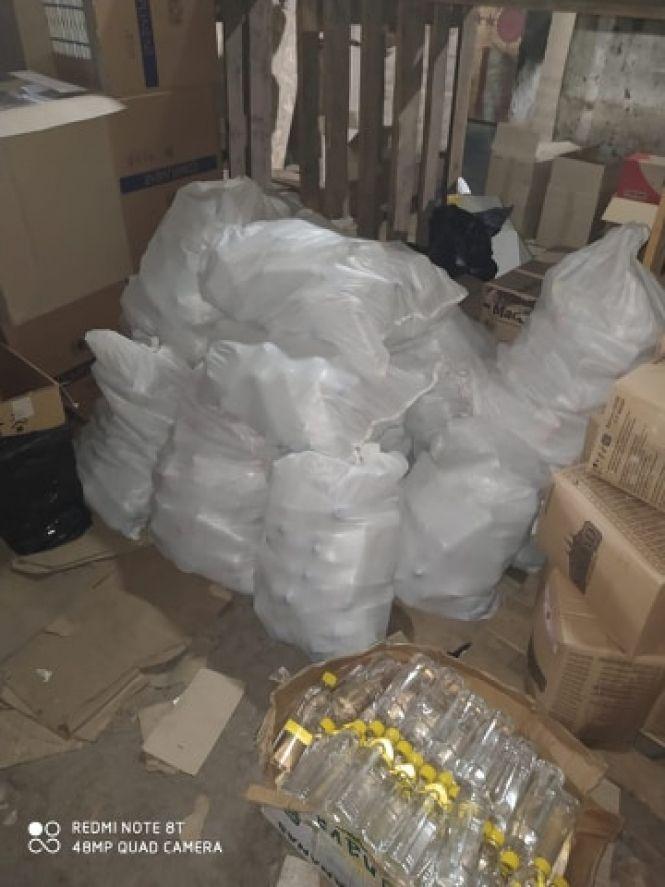 У Хмельницькому на складі знайшли фальсифікату на 2 мільйони гривень, фото №3 на сайті vsim.ua