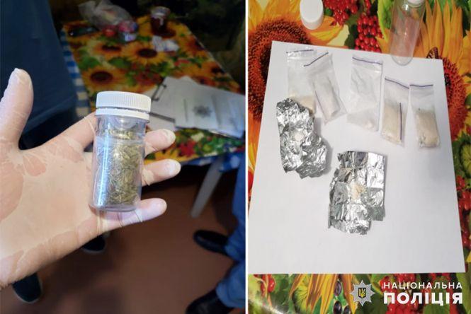 У Хмельницькому затримали таксиста, який продавав наркотики своїм пасажирам, фото №1 на сайті vsim.ua