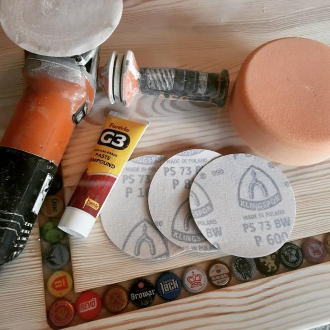 Новини Тернополя - фото з Теребовлянець зібрав колекцію із кількох сотень різних корків від пива і перетворив частину у стіл Світлина від Yaroslav  Yaroshevskyy.