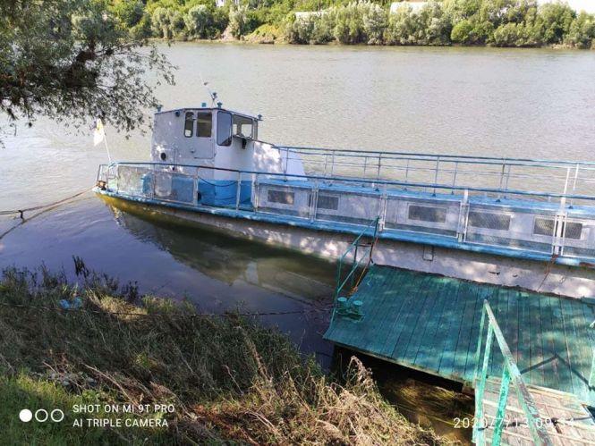 Новини Вінниці - фото з У воді мазутні плями: до Дністра потрапило дизпаливо У воді мазутні плями: до Дністра потрапило дизпаливо, фото №2 на сайті 20minut.ua