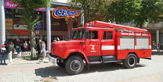 Новини Вінниці - фото з «Замінували» SkyPark. Приміщення перевіряють вибухотехніки «Замінували» SkyPark. Приміщення перевіряють вибухотехніки, фото №2 на сайті 20minut.ua