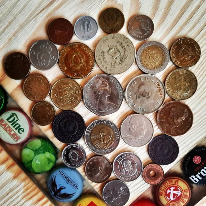 Новини Тернополя - фото з Теребовлянець зібрав колекцію із кількох сотень різних корків від пива і перетворив частину у стіл Світлина від Yaroslav  Yaroshevskyy.