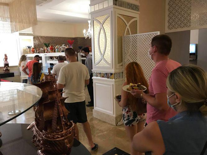 Новини Вінниці - фото з В масках, без нічних шоу і кондиціонерів: карантинний відпочинок в Туреччині очима журналіста В масках, без нічних шоу і кондиціонерів: карантинний відпочинок в Туреччині очима журналіста, фото №10 на сайті 20minut.ua