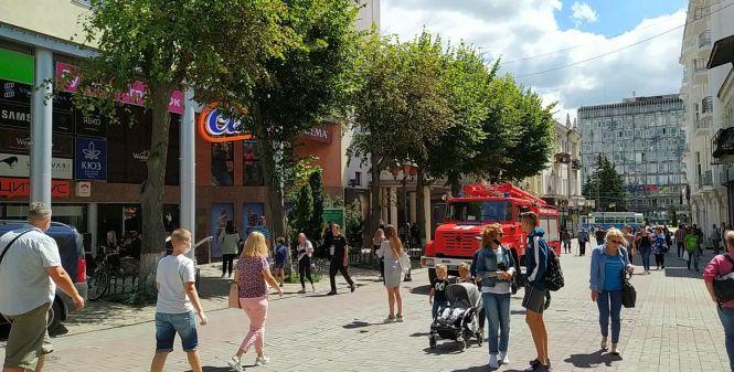 Новини Вінниці - фото з «Замінували» SkyPark. Приміщення перевіряють вибухотехніки «Замінували» SkyPark. Приміщення перевіряють вибухотехніки, фото №1 на сайті 20minut.ua