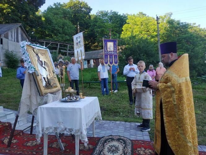 Понад 100 років у храмі на Шумщині перебуває чудотворна ікона, до якої ідуть звідусіль: яка її історія (ФОТО), фото №4 на сайті 20minut.ua