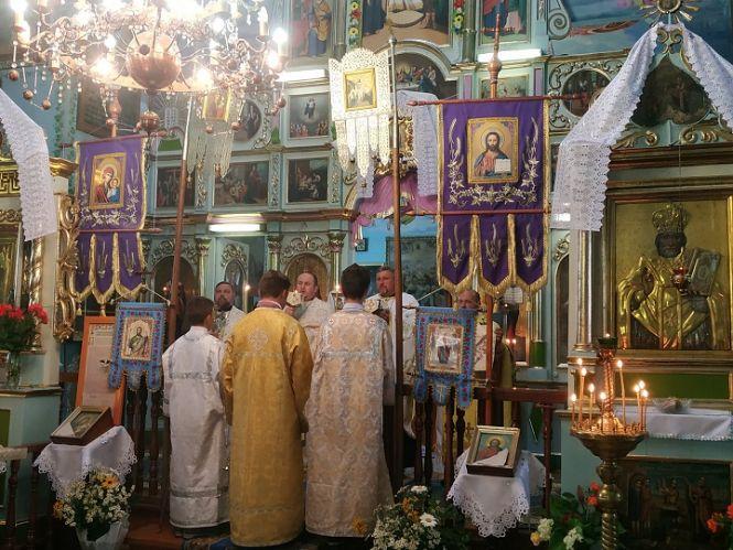 Понад 100 років у храмі на Шумщині перебуває чудотворна ікона, до якої ідуть звідусіль: яка її історія (ФОТО), фото №6 на сайті 20minut.ua