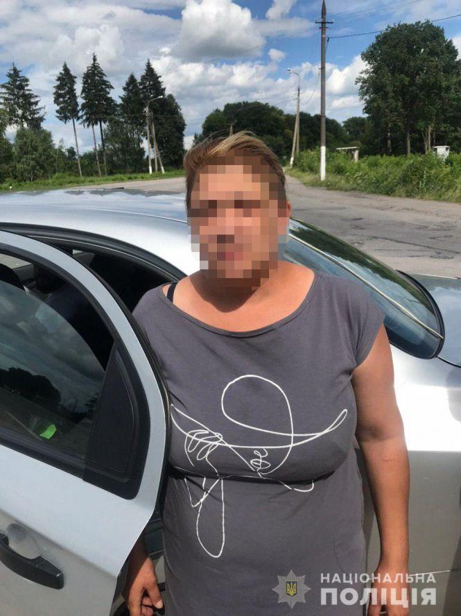 Затримали двох одеситок, які викрадали дитячі візки біля вінницьких лікарень, фото №2 на сайті 20minut.ua