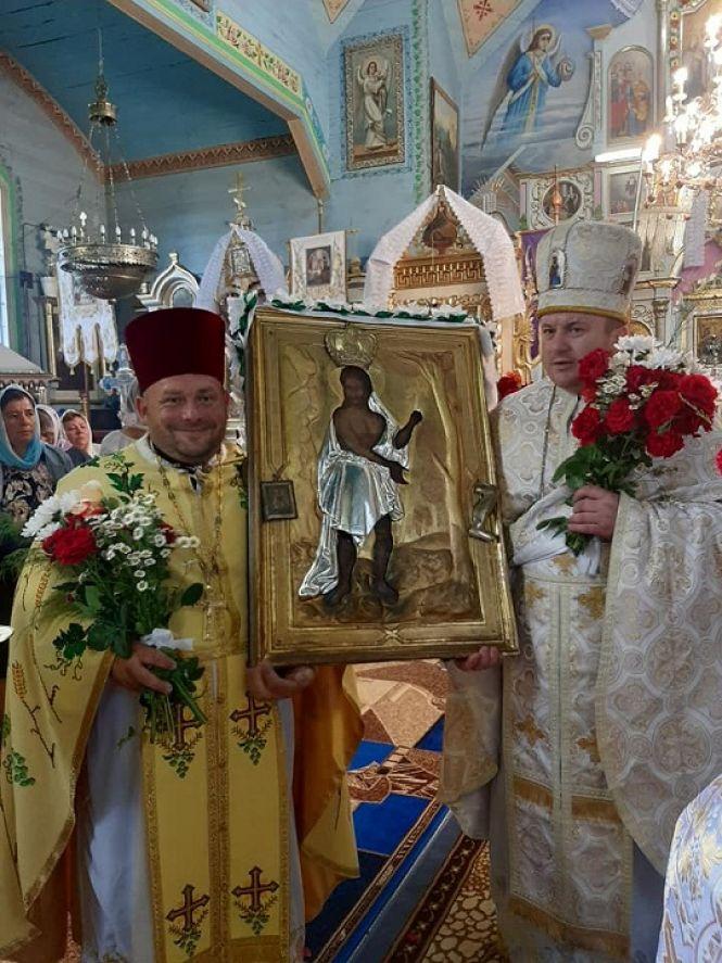 Понад 100 років у храмі на Шумщині перебуває чудотворна ікона, до якої ідуть звідусіль: яка її історія (ФОТО), фото №2 на сайті 20minut.ua