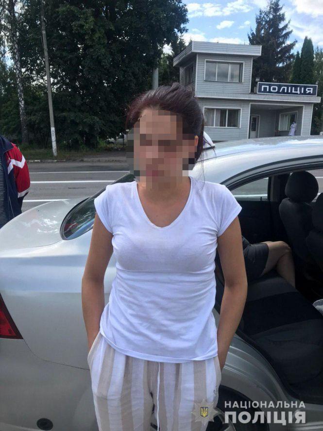 Затримали двох одеситок, які викрадали дитячі візки біля вінницьких лікарень, фото №3 на сайті 20minut.ua