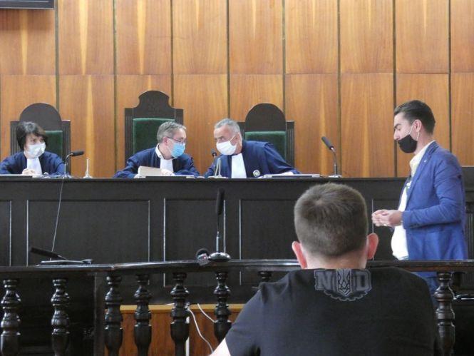 Новини Вінниці - фото з Ноутбук, п’ять телефонів, 16 тисяч доларів… Що ще вилучили під час обшуку у Вербецького? Ноутбук, п’ять телефонів, 16 тисяч доларів… Що ще вилучили під час обшуку у Вербецького?, фото №1 на сайті 20minut.ua