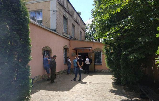 Новини Вінниці - фото з Чи складно без хабаря продовжити дозвіл на зброю? Перевірив агент «20 хвилин» Чи складно без хабаря продовжити дозвіл на зброю? Перевірив агент «20 хвилин», фото №3 на сайті 20minut.ua