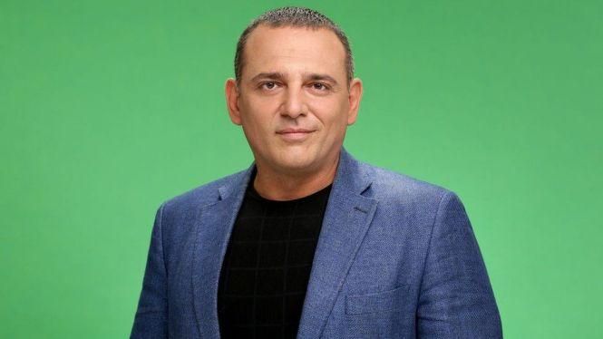 Новини Вінниці - фото з «Руки геть від мови». У Вінниці провели акцію захисту української в школах «Руки геть від мови». У Вінниці провели акцію захисту української в школах, фото №2 на сайті 20minut.ua