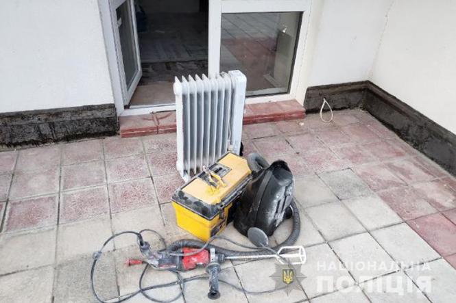 Новини Тернополя - фото з Вийшов з тюрми та знову взявся за старе. Злодія на "гарячому" впіймав господар квартири Вийшов з тюрми та знову взявся за старе. Злодія на "гарячому" впіймав господар квартири, фото №1 на сайті 20minut.ua