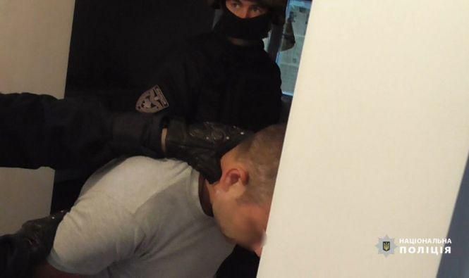 Новини Вінниці - фото з Зґвалтував перехожу жінку, а до того — вистрілив у чоловіка, побив його і пошкодив ВМW Зґвалтував перехожу жінку, а до того — вистрілив у чоловіка, побив його і пошкодив ВМW, фото №1 на сайті 20minut.ua