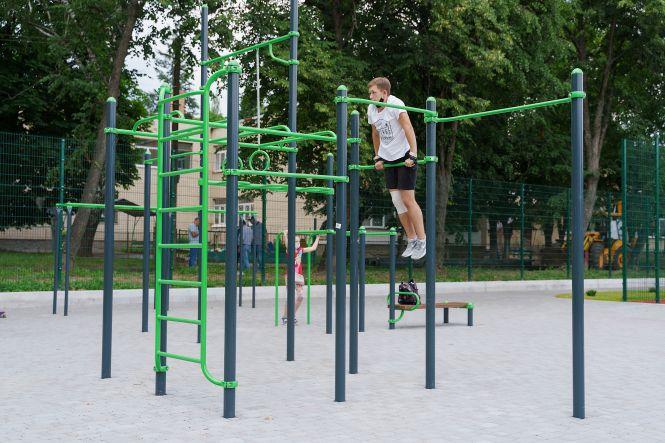 Новини Вінниці - фото з Для учнів і мешканців Вишеньки відкрили спорткомплекс з антивандальним обладнанням Для учнів і мешканців Вишеньки відкрили спорткомплекс з антивандальним обладнанням, фото №5 на сайті 20minut.ua