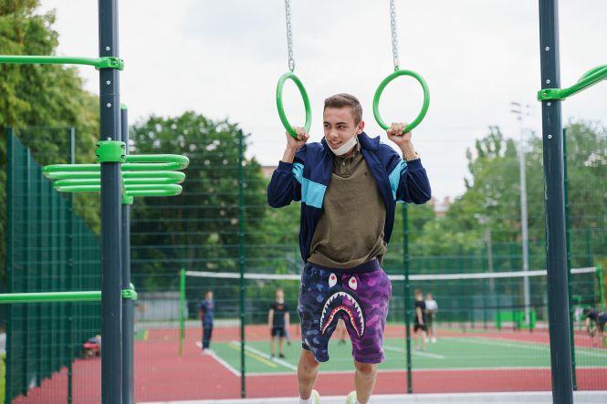 Новини Вінниці - фото з Для учнів і мешканців Вишеньки відкрили спорткомплекс з антивандальним обладнанням Для учнів і мешканців Вишеньки відкрили спорткомплекс з антивандальним обладнанням, фото №2 на сайті 20minut.ua