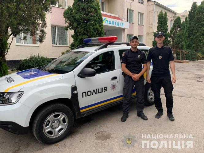 П'яний чоловік заснув з цигаркою. Без свідомості його винесли двоє копів, фото №1 на сайті 20minut.ua