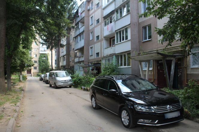 Новини Вінниці - фото з «Потрібно 10-12 годин, щоб зійшла вода». На Космонавтів підтоплює будинок «Потрібно 10-12 годин, щоб зійшла вода». На Космонавтів підтоплює будинок, фото №1 на сайті 20minut.ua