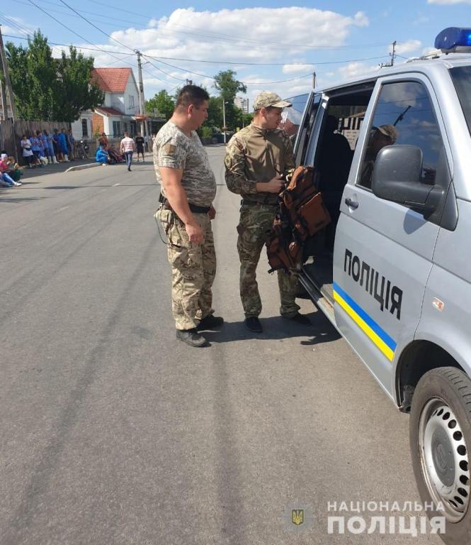 Новини Вінниці - фото з На гайсинському молокозаводі шукали вибухівку. Псевдомінера затримали На гайсинському молокозаводі шукали вибухівку. Псевдомінера затримали, фото №4 на сайті 20minut.ua