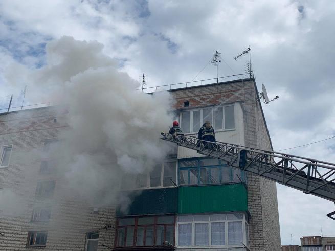 Новини Вінниці - фото з У Жмеринці дільничний врятував жінку під час пожежі. Син подякував за матір 116018746_214315906549379_8543286658937983309_n.jpg
