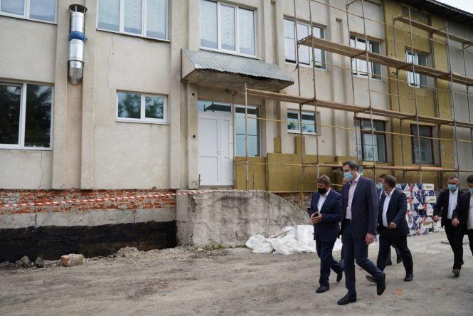 На Тернопільщині міністр проінспектував виконання програми президента «Велике будівництво» (ПРЕССЛУЖБА), фото №4 на сайті 20minut.ua