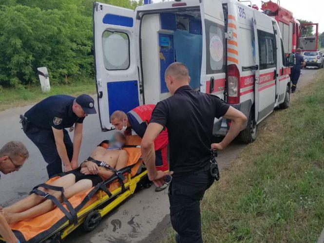 Новини Вінниці - фото з Четверо рятувальників витягли з води 42-річного чоловіка, який тонув Четверо рятувальників витягли з води 42-річного чоловіка, який тонув, фото №1 на сайті 20minut.ua