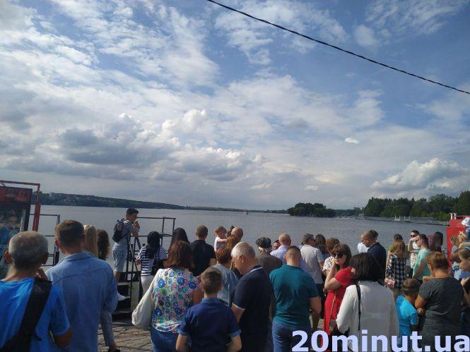 У Тернополі покататися на новому теплоході "Сигма" уже збираються черги: чи безпечно?, фото №3 на сайті 20minut.ua