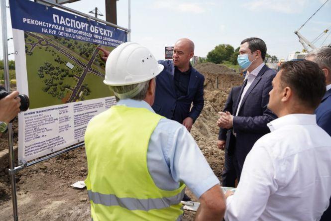 На Тернопільщині міністр проінспектував виконання програми президента «Велике будівництво» (ПРЕССЛУЖБА), фото №5 на сайті 20minut.ua
