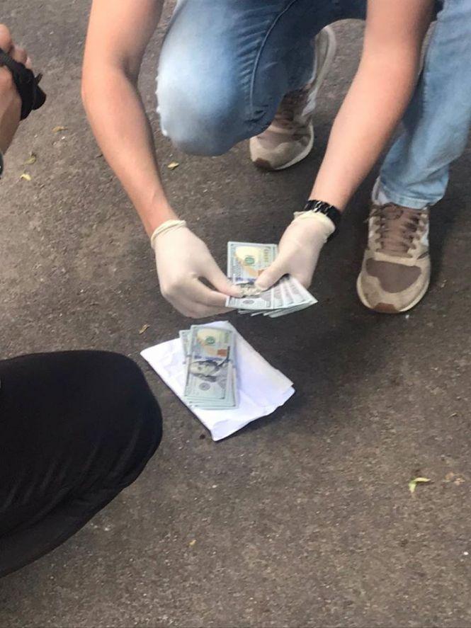 Новини Хмельницького - фото з На Хмельниччині затримали на хабарі чиновника ДФС