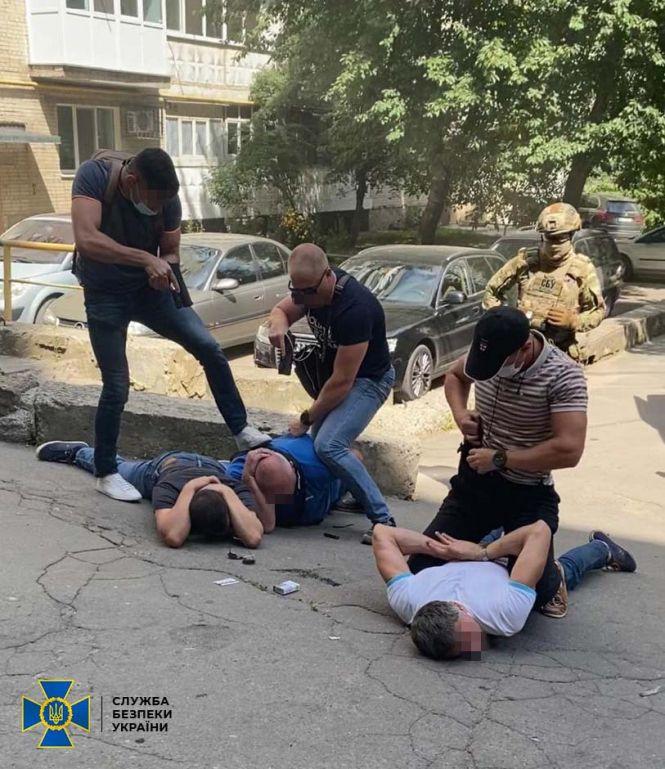 Новини Вінниці - фото з У Вінниці СБУ затримала кримінального авторитета та трьох його «колег» У Вінниці СБУ затримала кримінального авторитета та трьох його «колег», фото №1 на сайті 20minut.ua